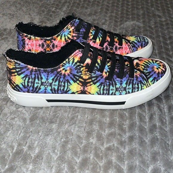 Rocket Dogs Tie Dye Low Top Canvas Sneakers. Size 8.  Lace free slipOns. - Picture 1 of 9